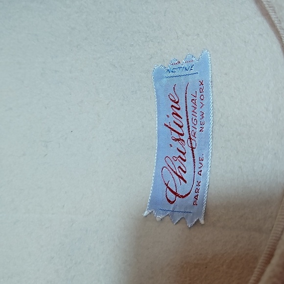 Vintage Christine Origional, New York ladies hat.  Felt, brocade, rhinestones. - Picture 7 of 7